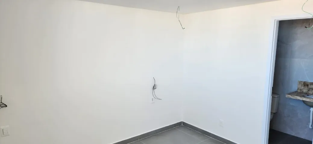 3-bedroom apartment in a building with a gym — photo 12