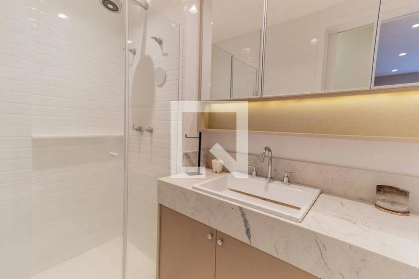 110 m² apartment with enclosed balcony and 3 bedrooms — photo 47