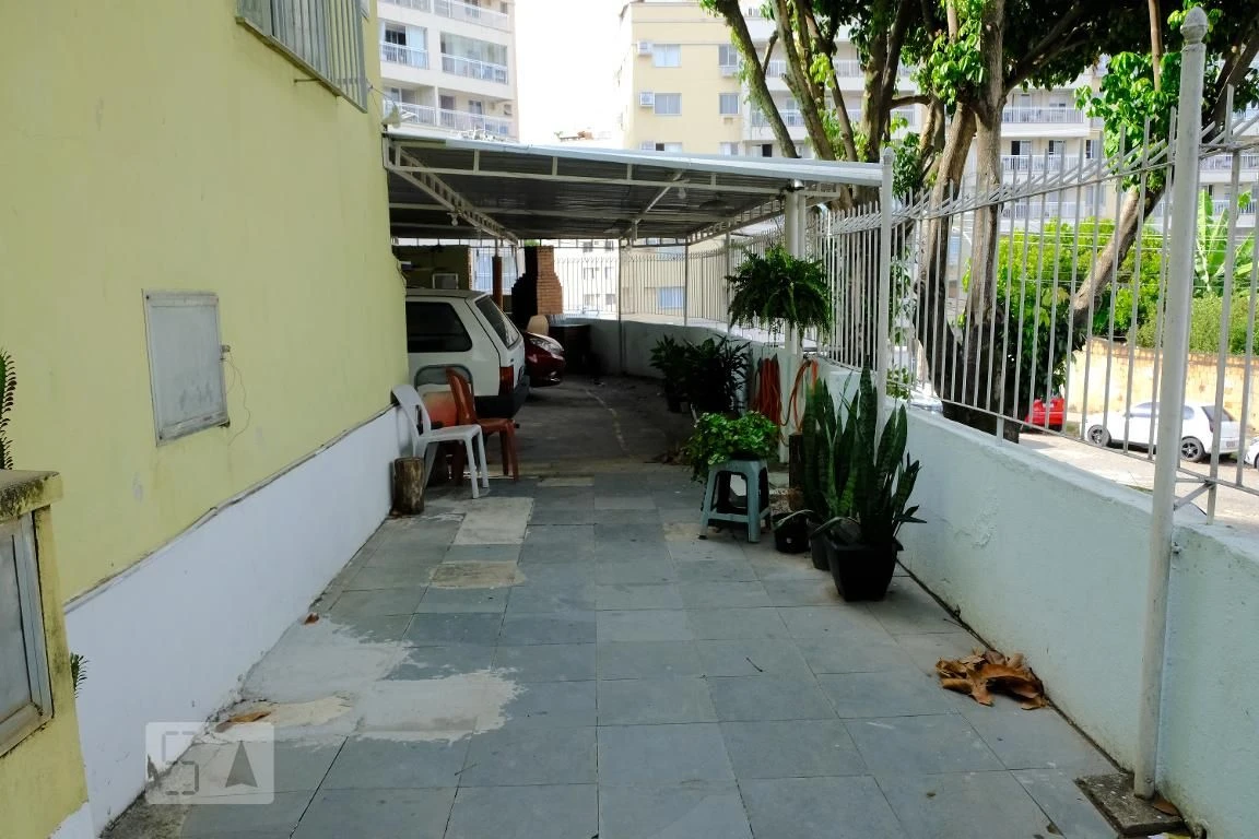 Apartamento sem mobília com cozinha separada e lavanderia — photo 16