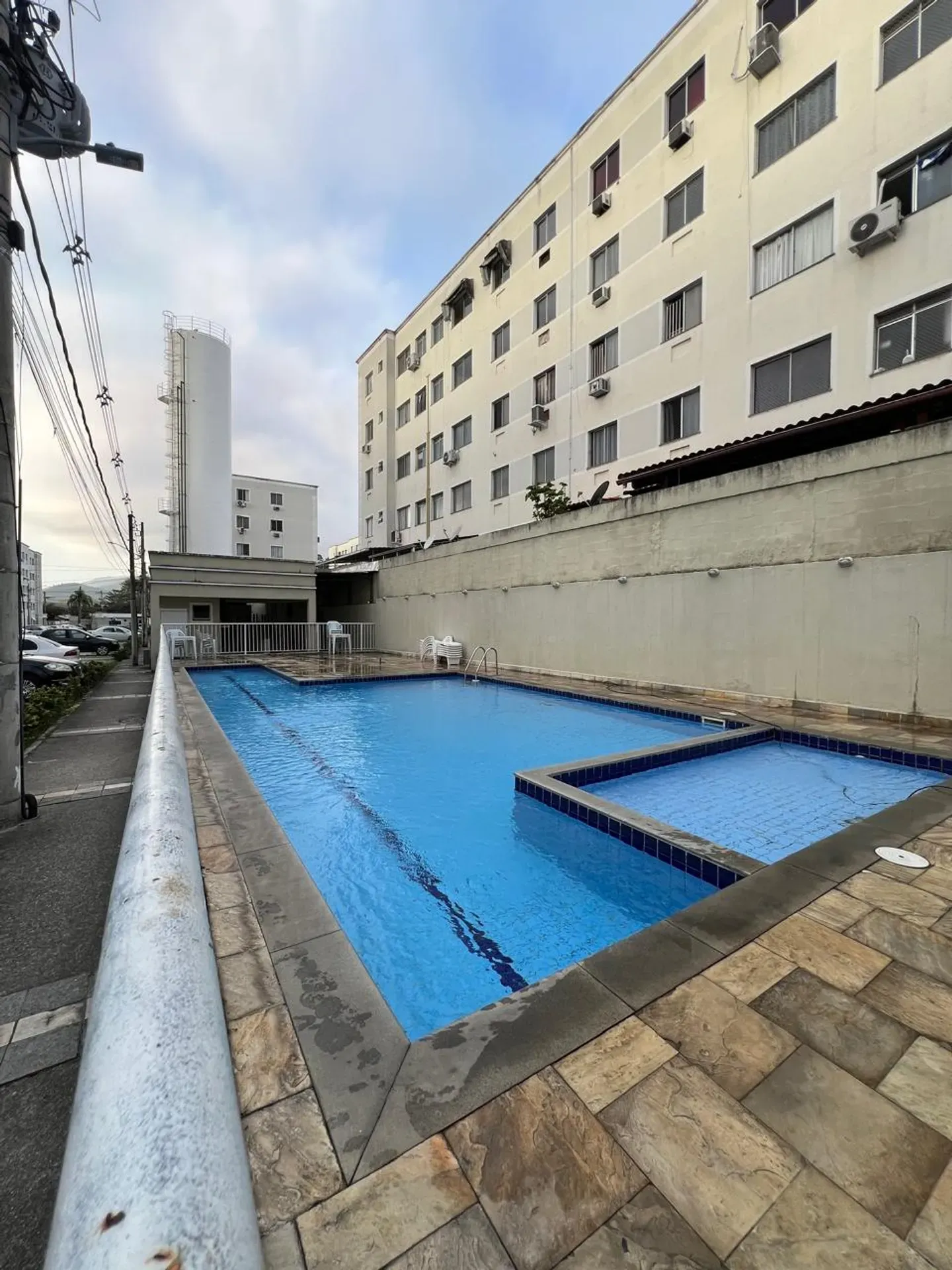 Apartamento mobiliado de 2 quartos em condomínio com piscina — photo 23