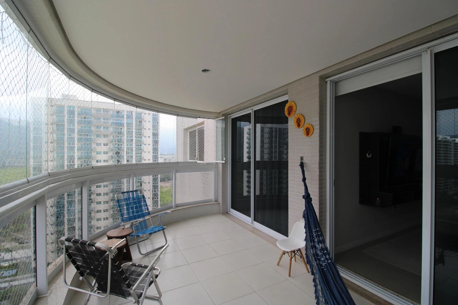 3-bedroom apartment in a building with a sauna