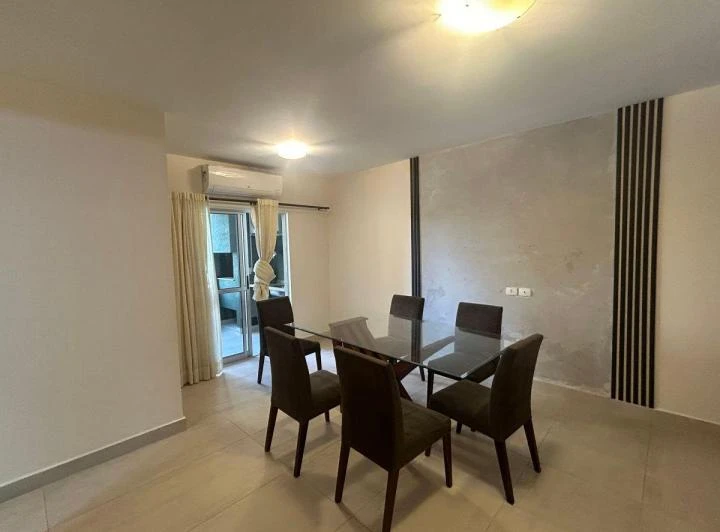 3-bedroom apartment with a closed kitchen and balcony — photo 8