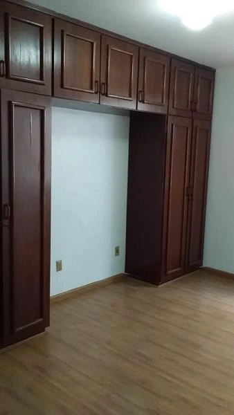 Apartment, 59 m², with wood or laminate floors — photo 5