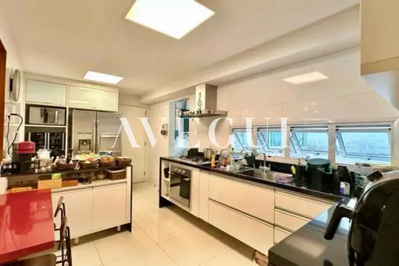 4-bedroom apartment with a private BBQ — photo 7