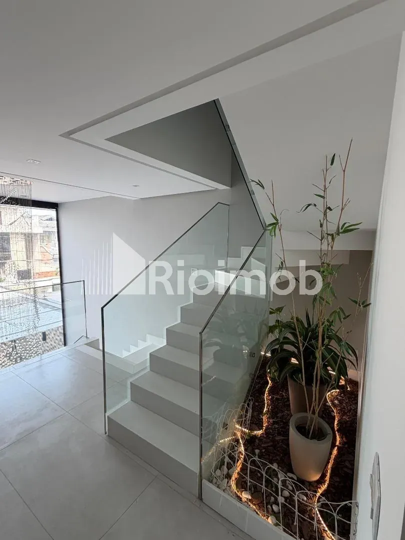 5-bedroom house with a bathtub in Rio de Janeiro — photo 3