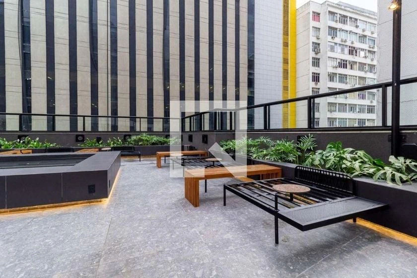 Furnished apartment, 30 m², with a glass-enclosed balcony — photo 10