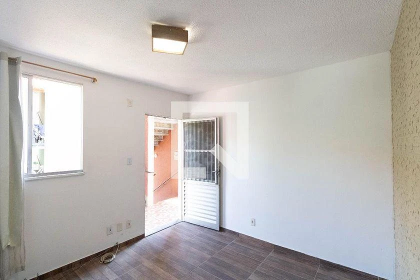 Home office in a 2-bedroom apartment, 32 m² — photo 16
