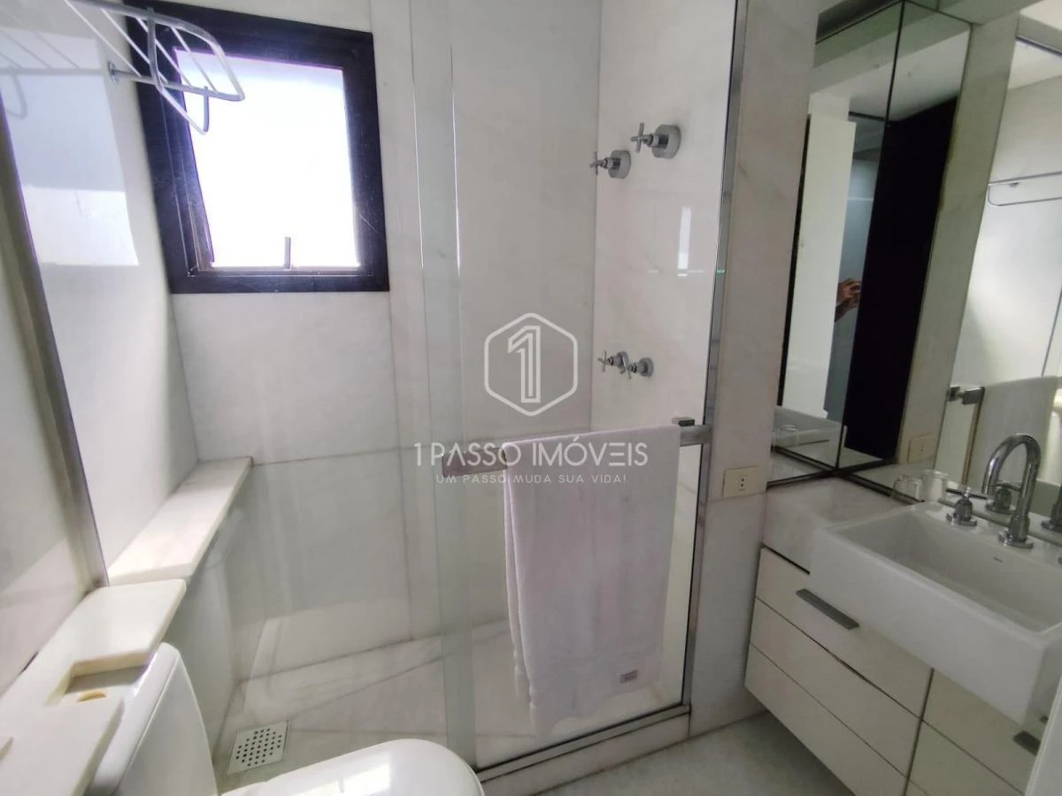 82 m² apartment with 2 en-suite bedrooms and balcony — photo 16