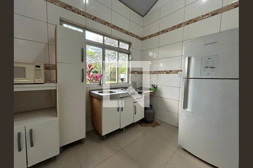 Furnished house with 2 en-suite bedrooms and private yard — photo 26