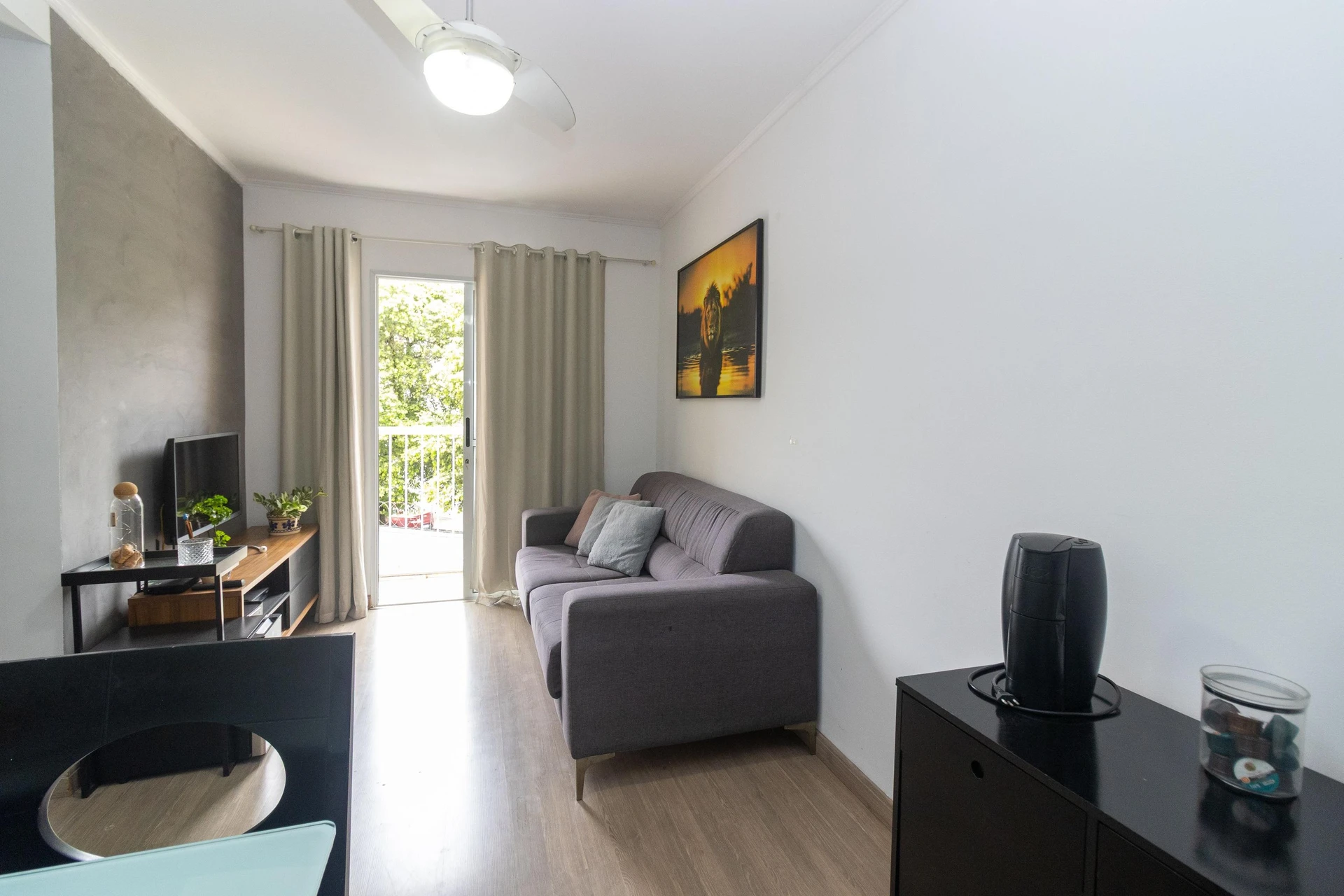 Furnished 2-bedroom apartment with balcony — photo 11