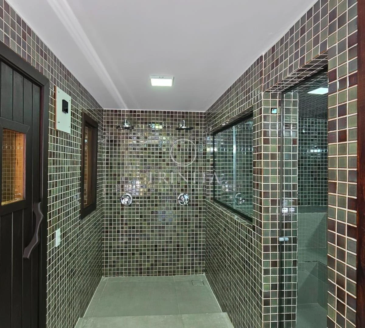 5-bedroom house with a bathtub in Rio de Janeiro — photo 30