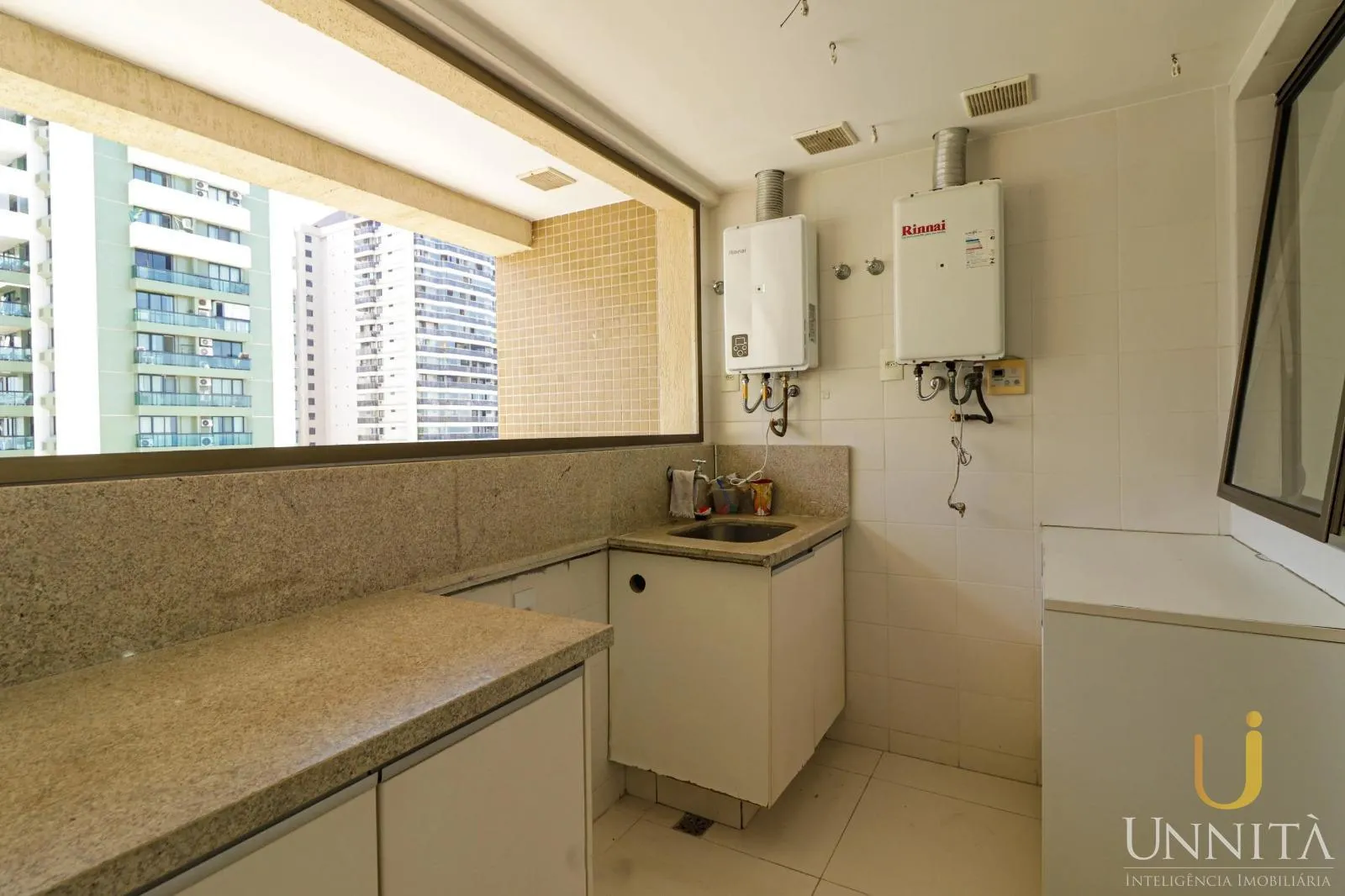 Вид на воду та 5 спалень: квартира 278 м² — photo 30