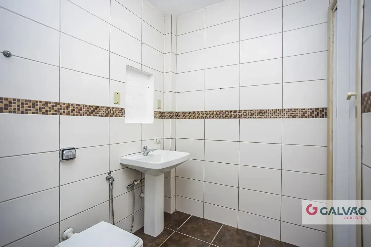 Unfurnished 3-bedroom apartment with 1 bathroom and no parking — photo 14