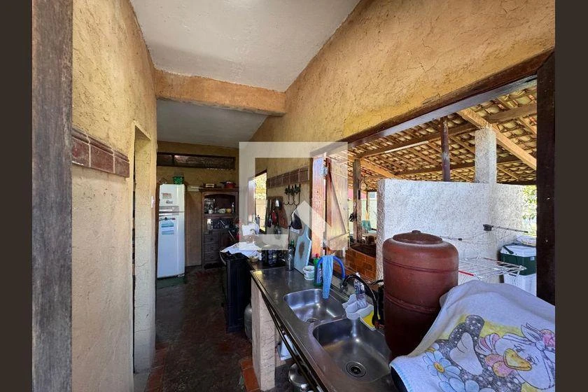 Casa de 4 dormitorios y 3 baños, 490 m² en total — photo 47