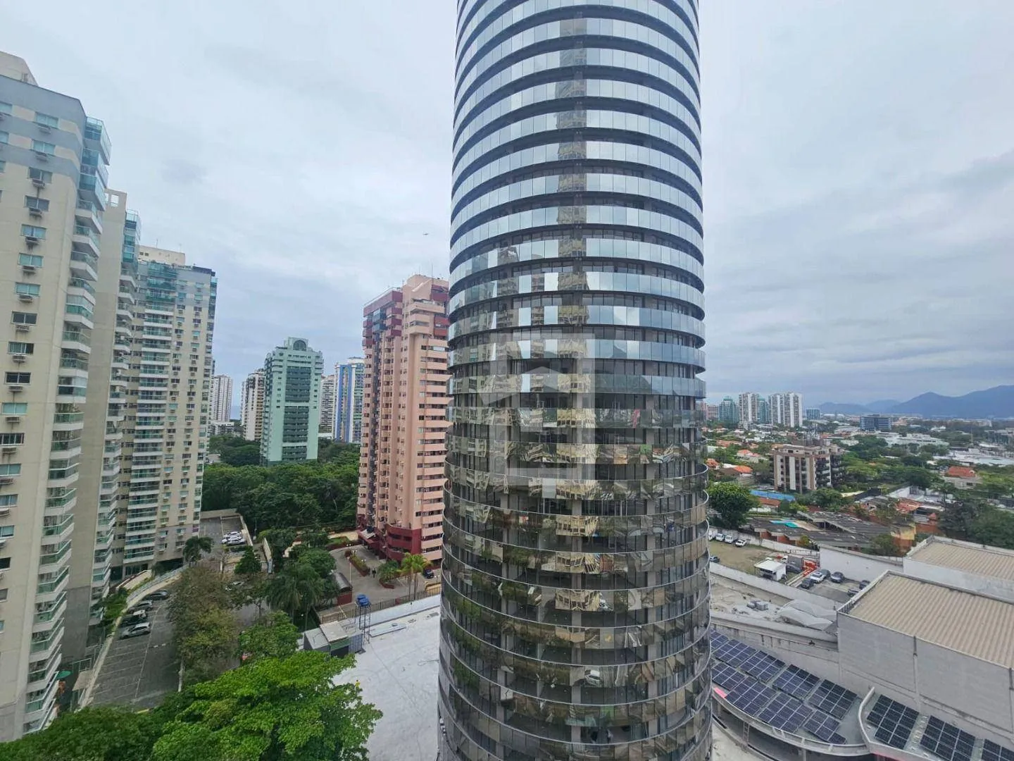36 m² 1-bedroom suite apartment with parking — photo 33