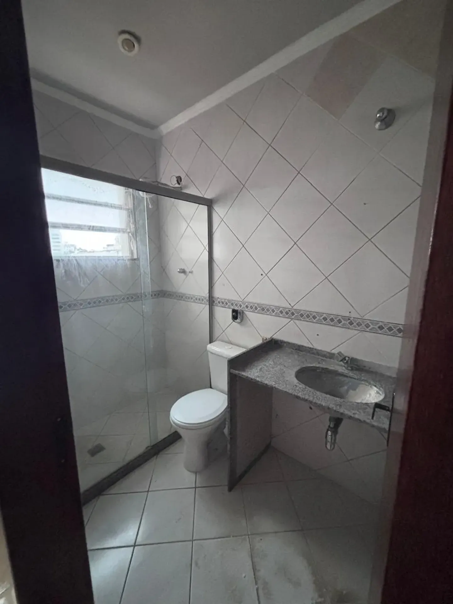 3-bedroom apartment with 2 bathrooms and glass balcony — photo 40