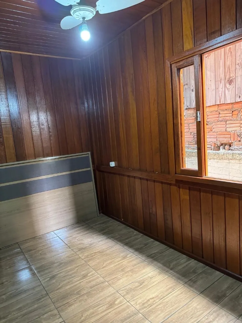 Rental house with 2 bedrooms and a glass shower — photo 2