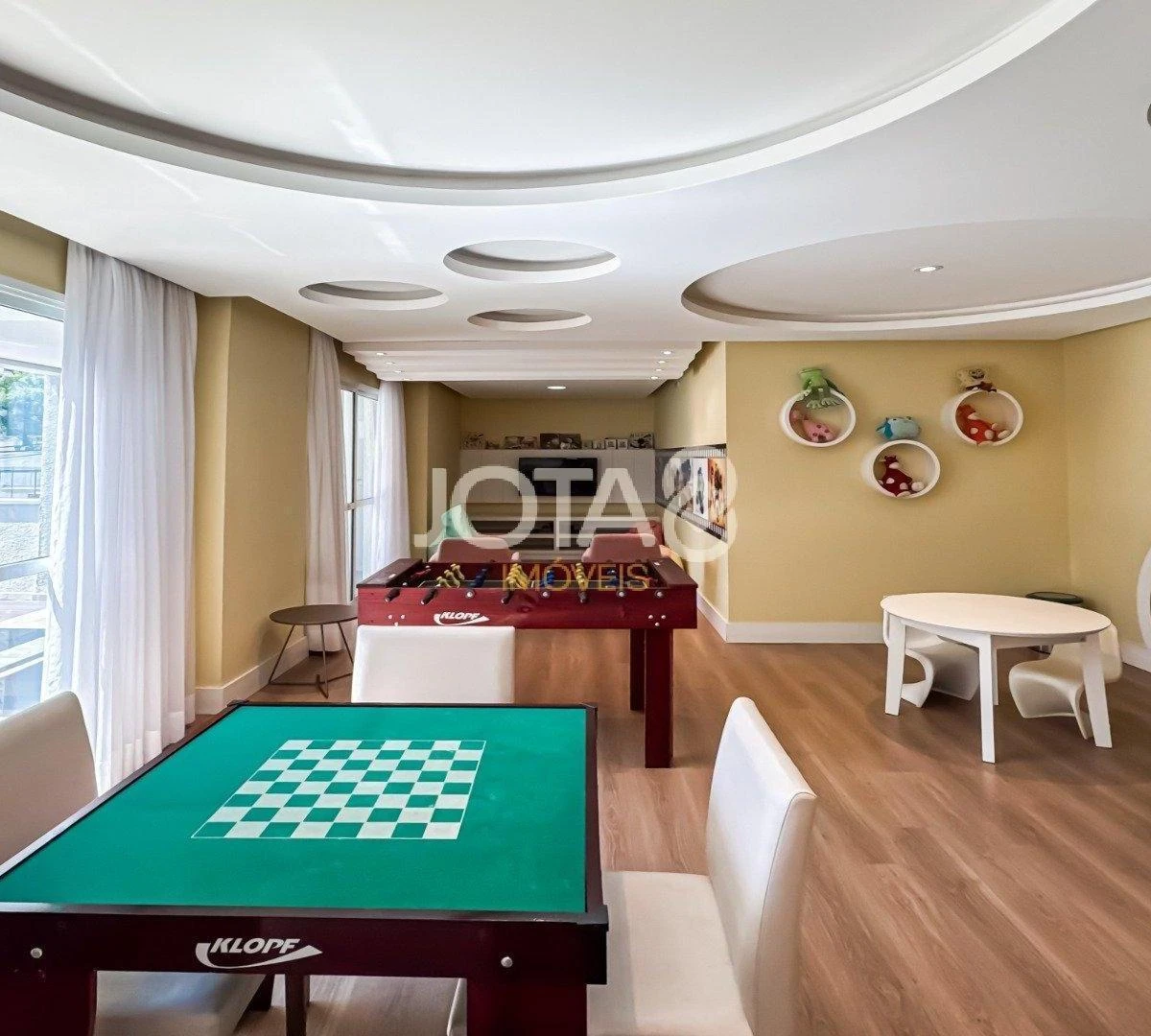 2-bedroom apartment in a building with a gym — photo 37