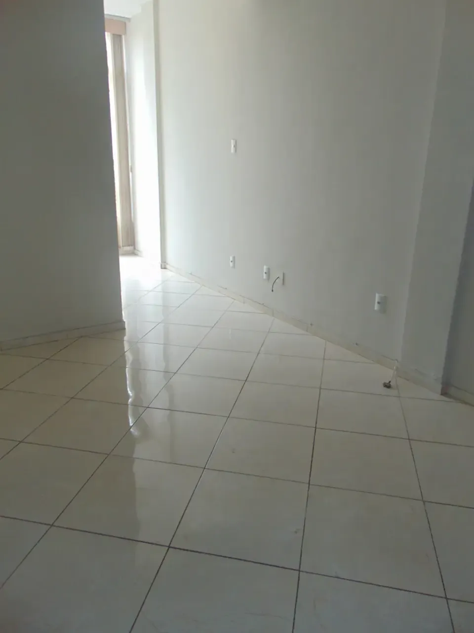 Unfurnished 3-bedroom apartment with built-in wardrobes — photo 11