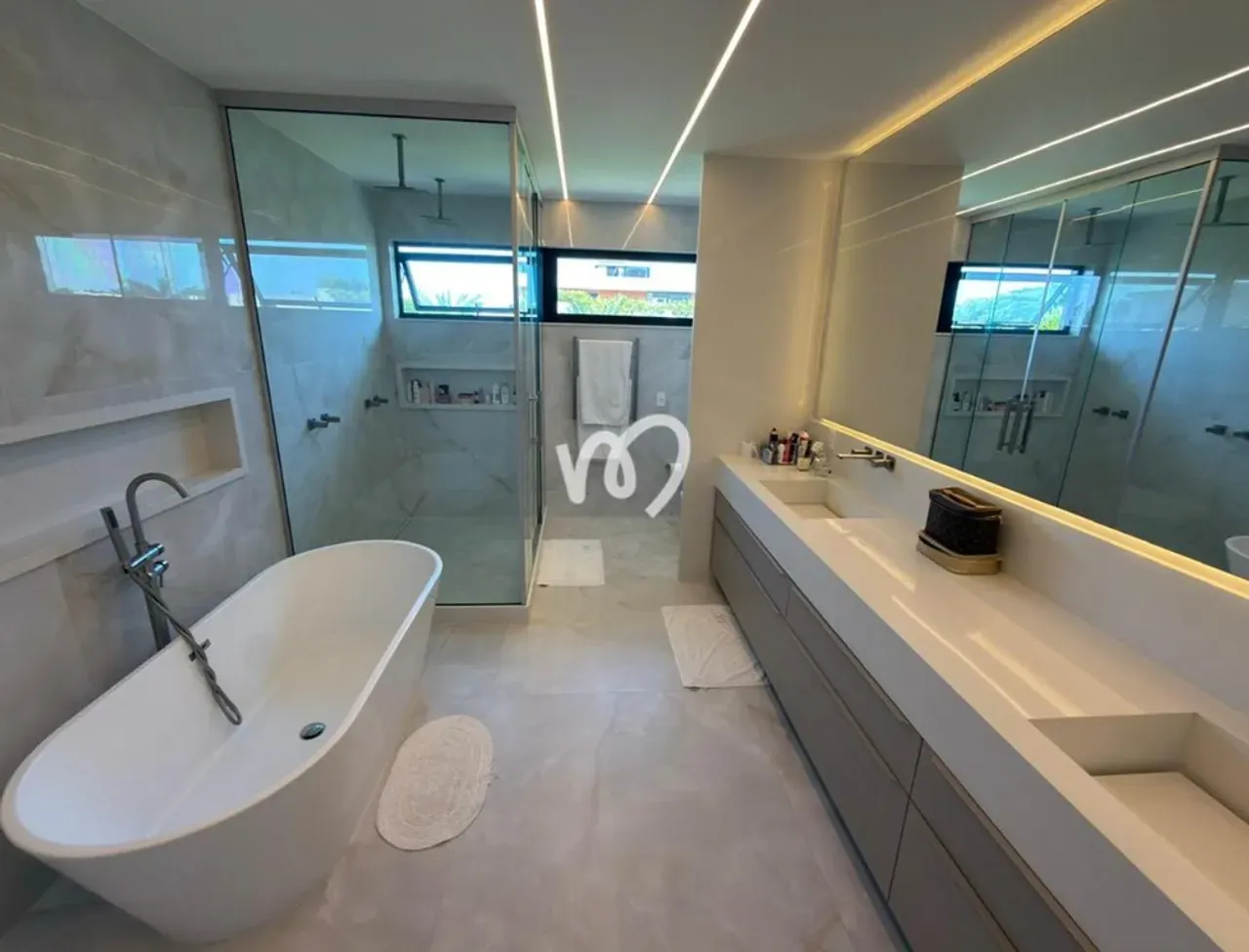 Furnished house with 5 bedrooms and an open kitchen — photo 33
