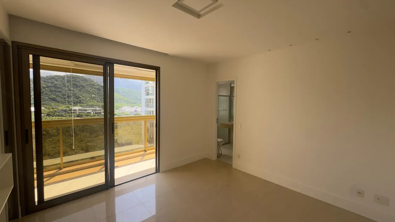 Rental apartment with 3 bedrooms and 4 bathrooms — photo 22