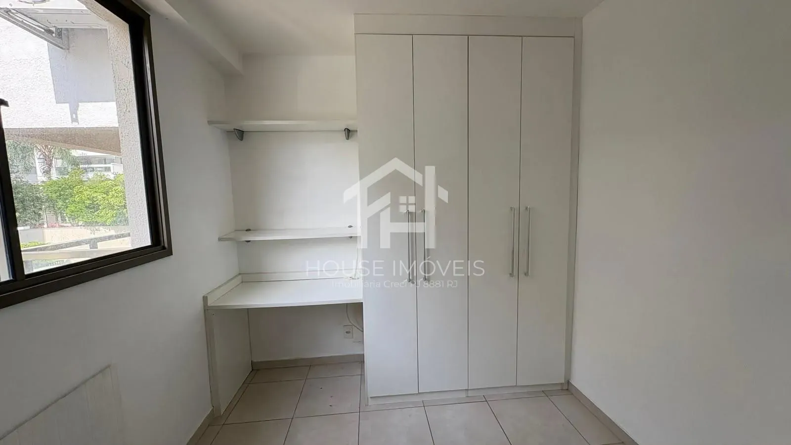 2-bedroom apartment in a building with a tennis court — photo 22