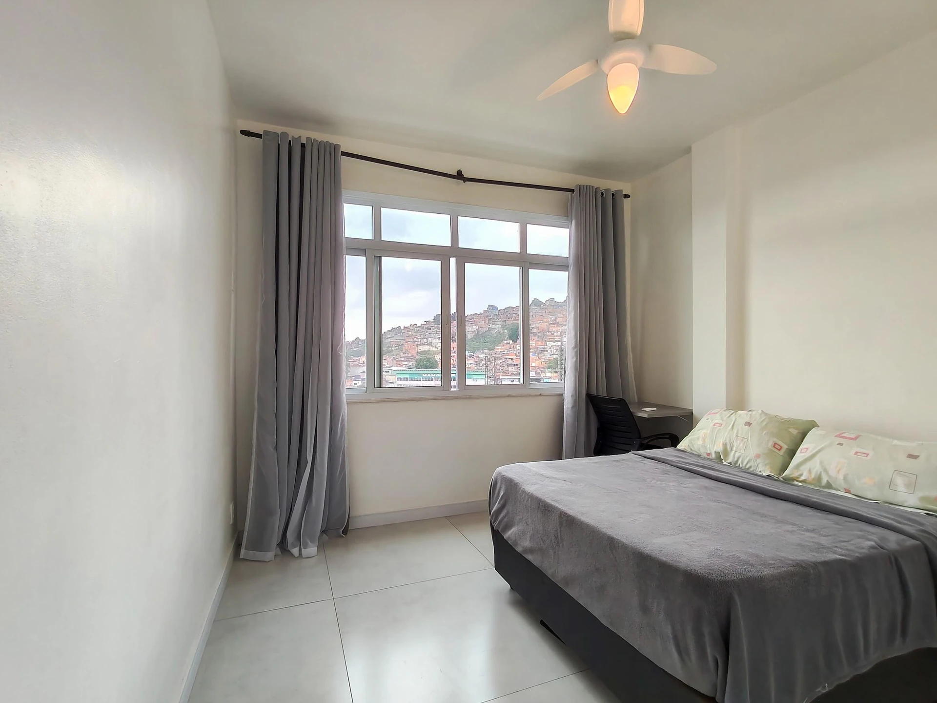 Apartamento mobiliado com cozinha americana e fogão a gás — photo 3