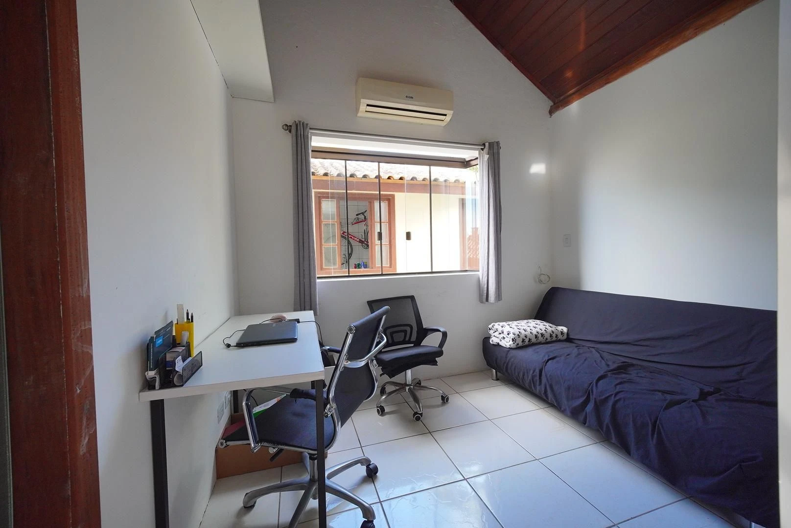 Garden in a 3-bedroom house, 225 m² — photo 17
