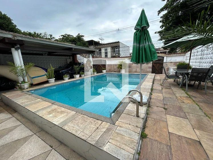 270 m² house with a glass-enclosed balcony and a dryer — photo 26