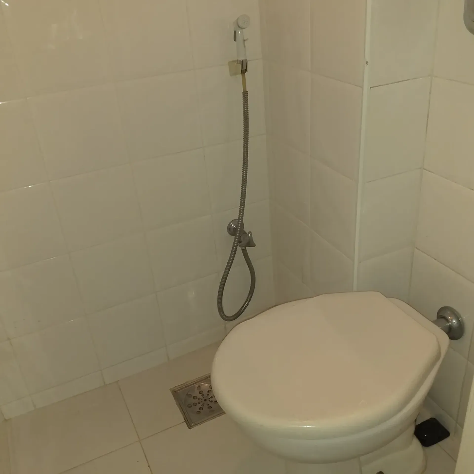 2-bedroom apartment with 3 bathrooms and glass shower — photo 41