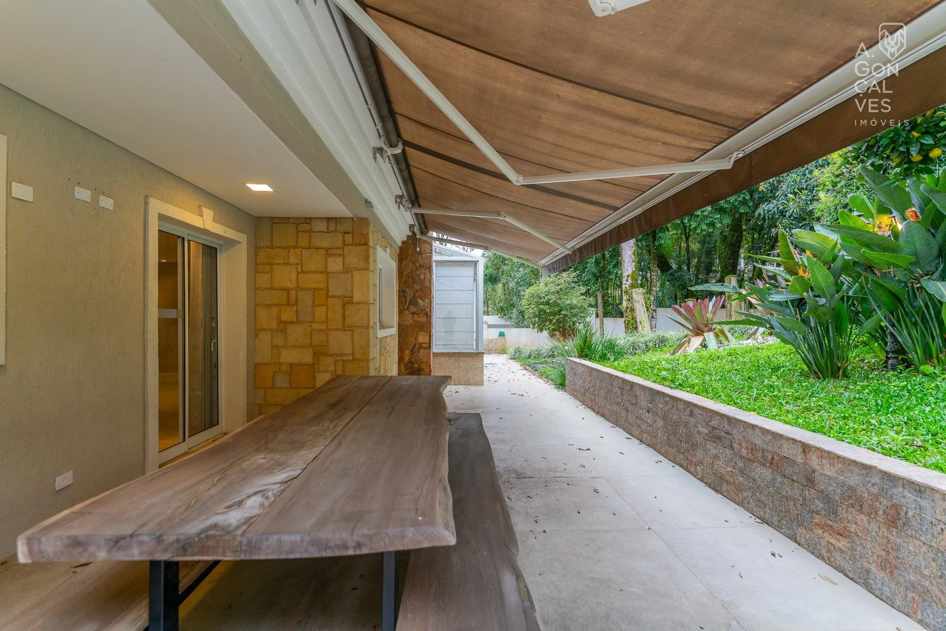 House with 4 bedrooms and 5 bathrooms, 5 parking spots — photo 25