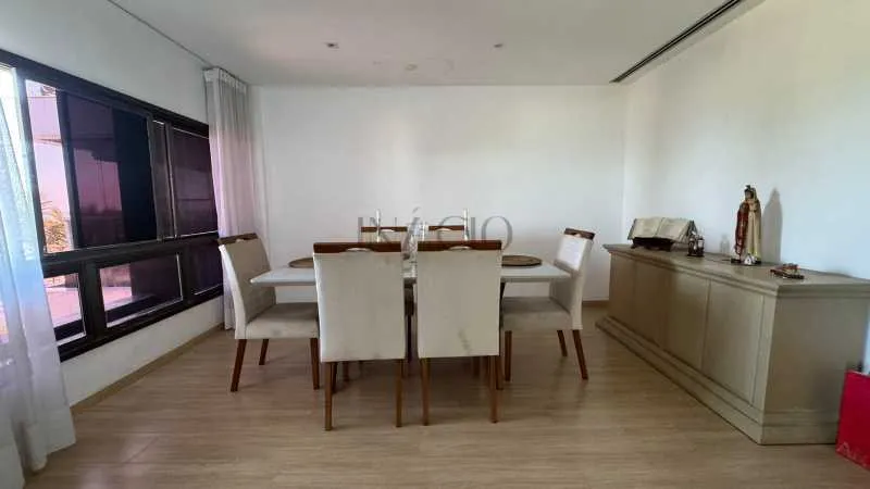 Apartamento mobiliado com 4 quartos e 2 banheiros — photo 14