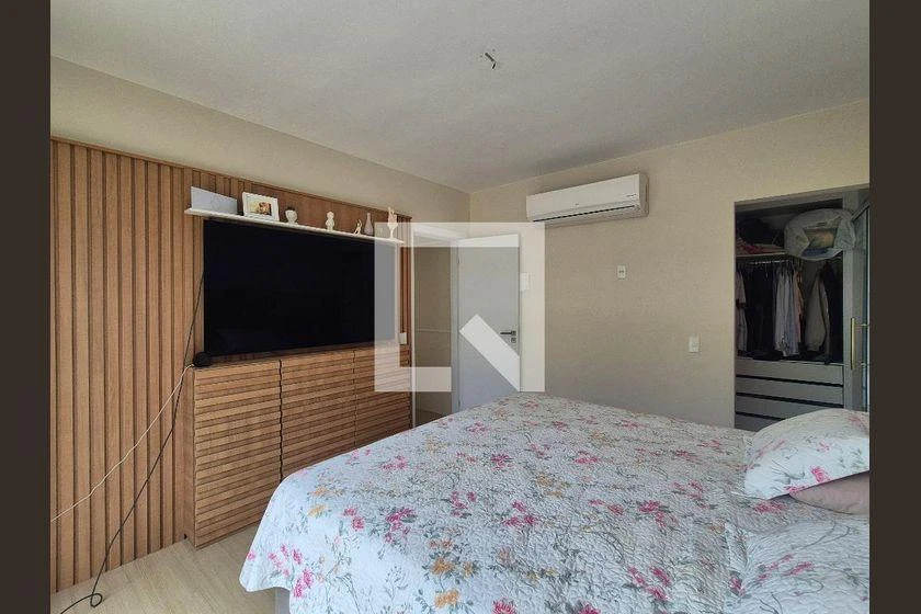 420 m² house with 4 en-suite bedrooms and private garden — photo 48