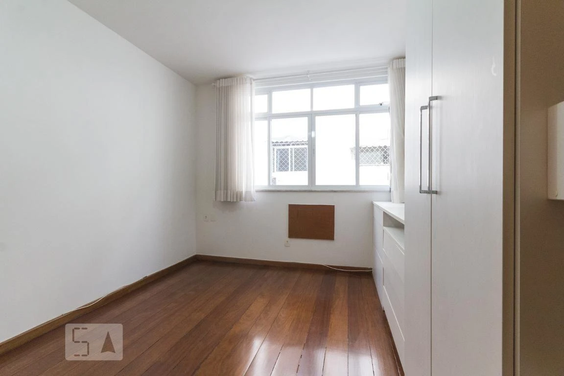 195 m² rental apartment with 3 bedrooms and 2 parking spaces — photo 11