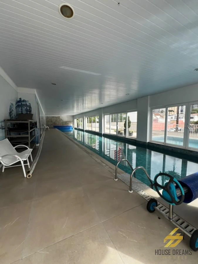 344 m² apartment with floor-to-ceiling windows and a bathtub — photo 17