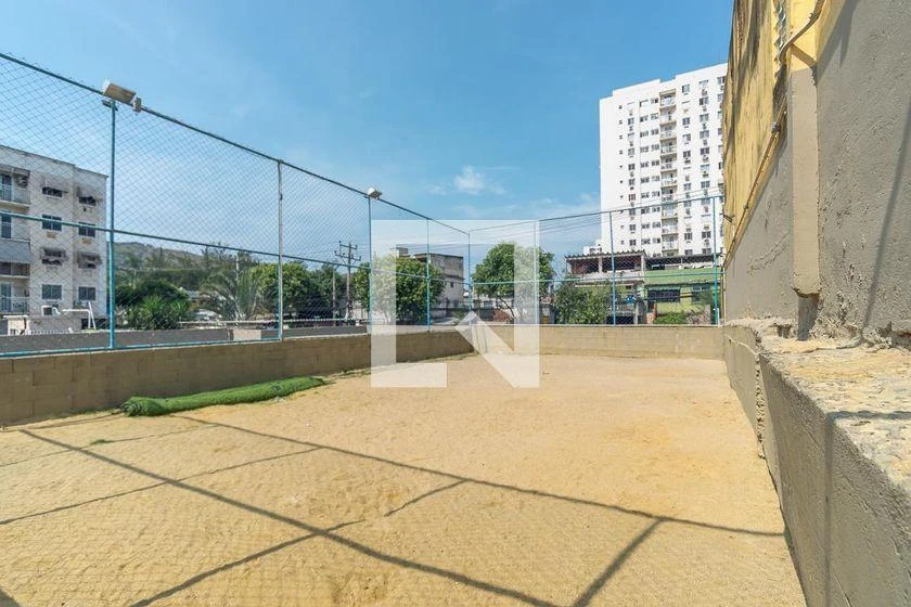 2-bedroom apartment in a building with a pool — photo 37