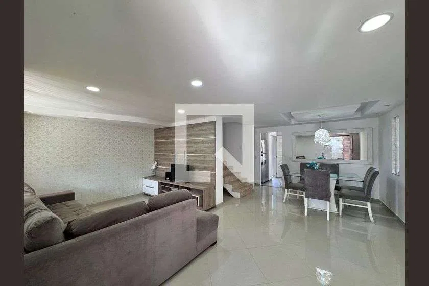Casa, 180 m², com closet