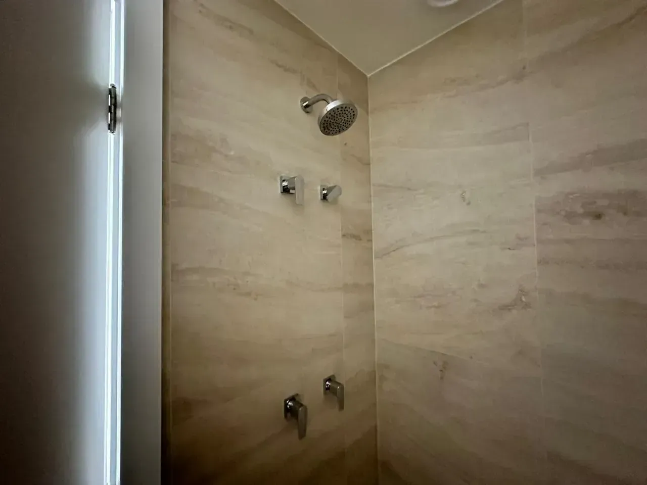 3-bedroom apartment with 6 bathrooms and 3 parking spots — photo 36