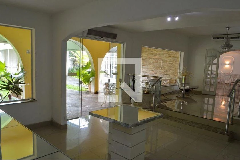 House with 5 bedrooms, balcony and 650 m² — photo 25