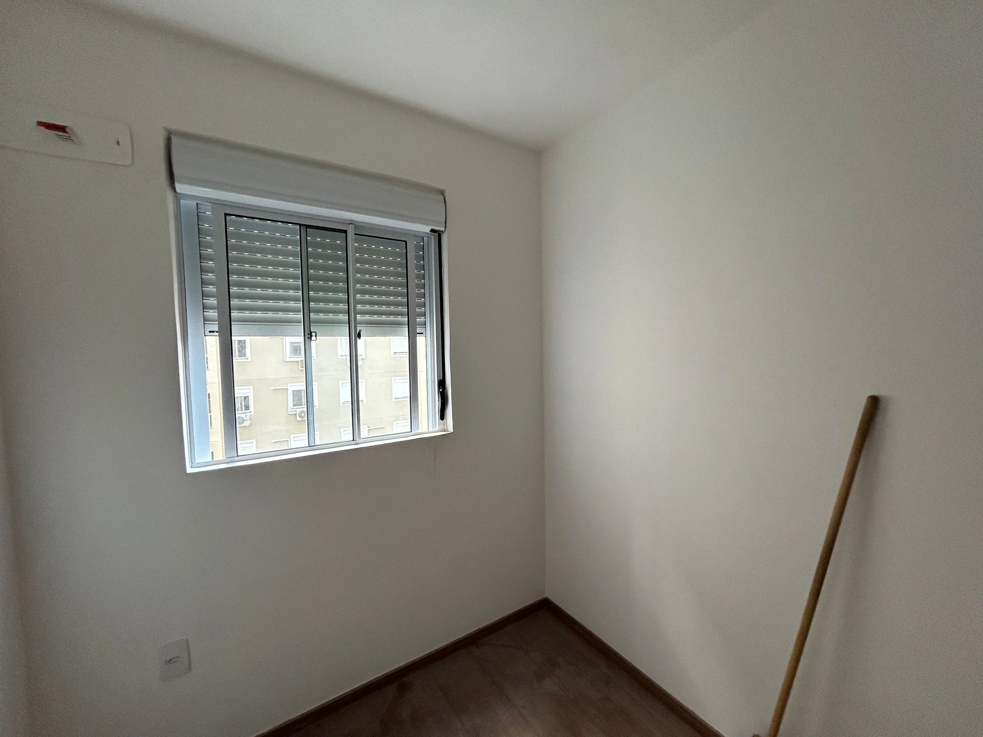 Квартира з 2 спальнями, у будинку є басейн — photo 45