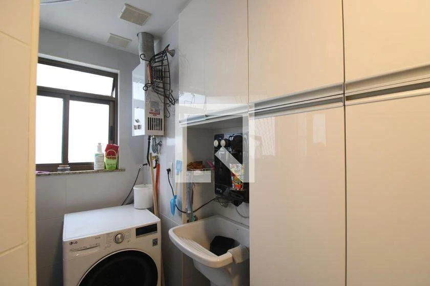 Furnished apartment, 112 m², with a glass-enclosed balcony — photo 8