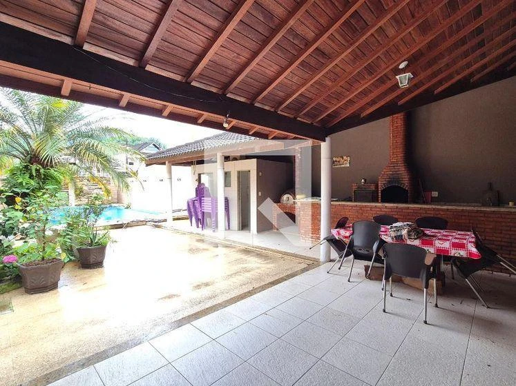 Furnished house, 400 m², with a glass-enclosed balcony — photo 37