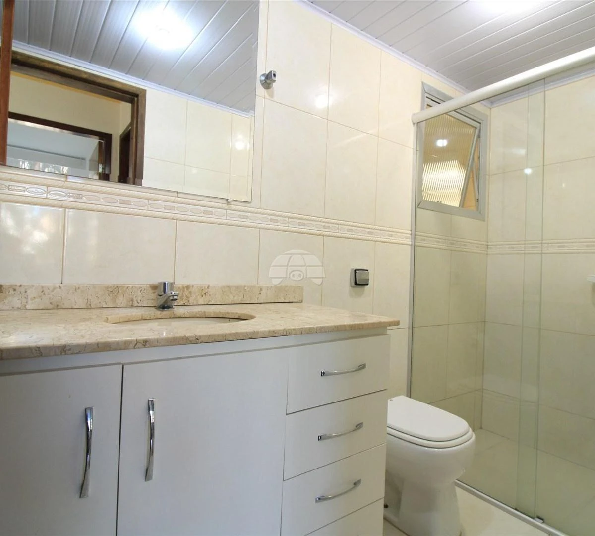 2-bedroom apartment with a washing machine in Curitiba — photo 13