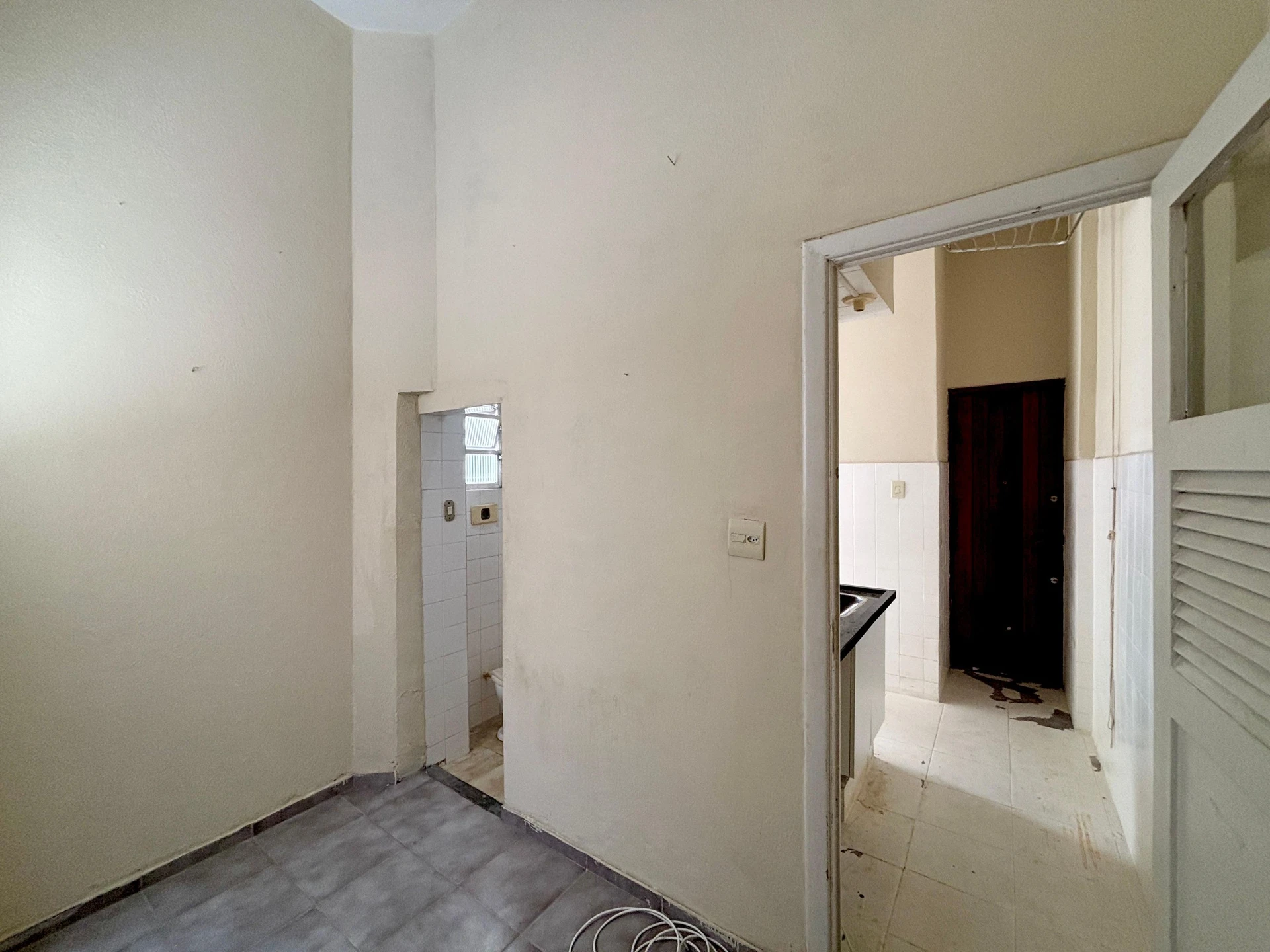 3-bedroom apartment with 2 bathrooms — photo 32