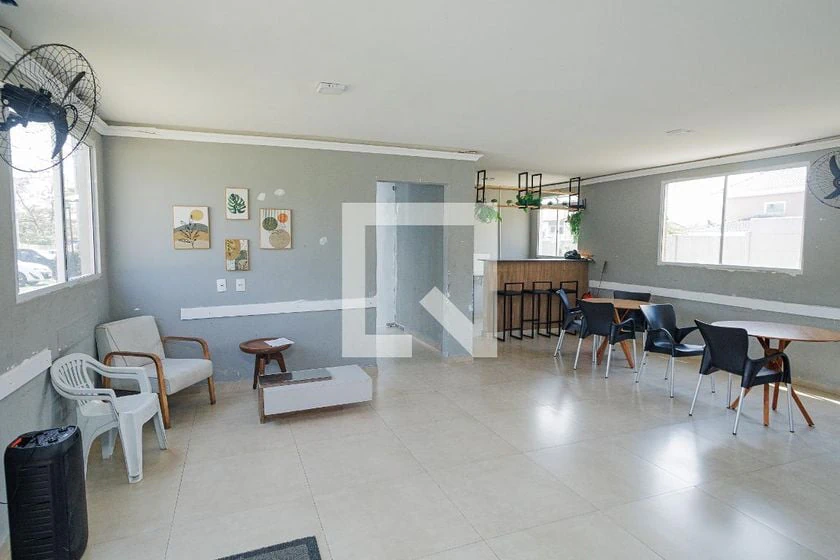 2-bedroom apartment with fitted kitchen cabinets — photo 13