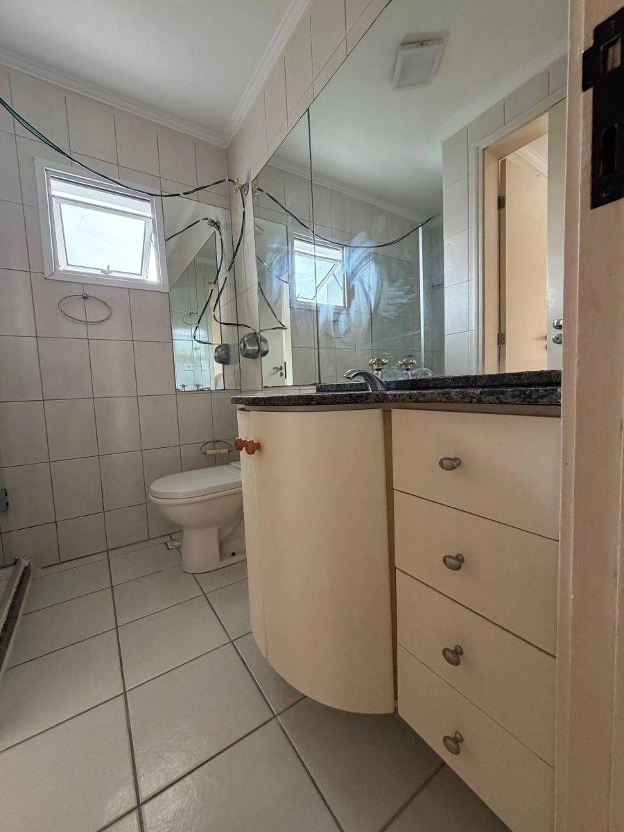 Departamento con piso de madera o laminado en Curitiba — photo 15
