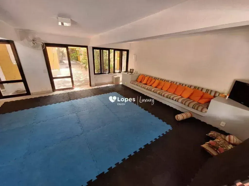Casa com 6 quartos e 720 m² com piscina e sauna — photo 41