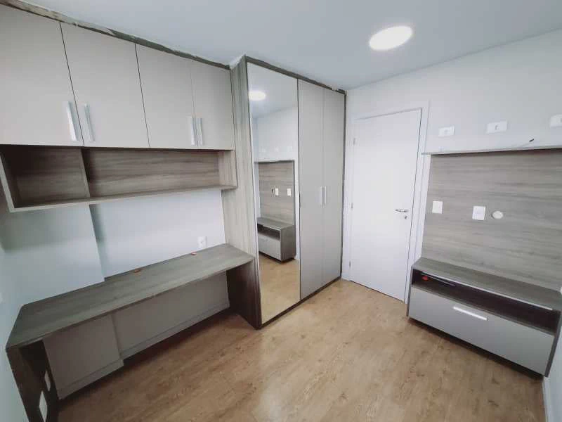 3-bedroom apartment with a walk-in closet — photo 23