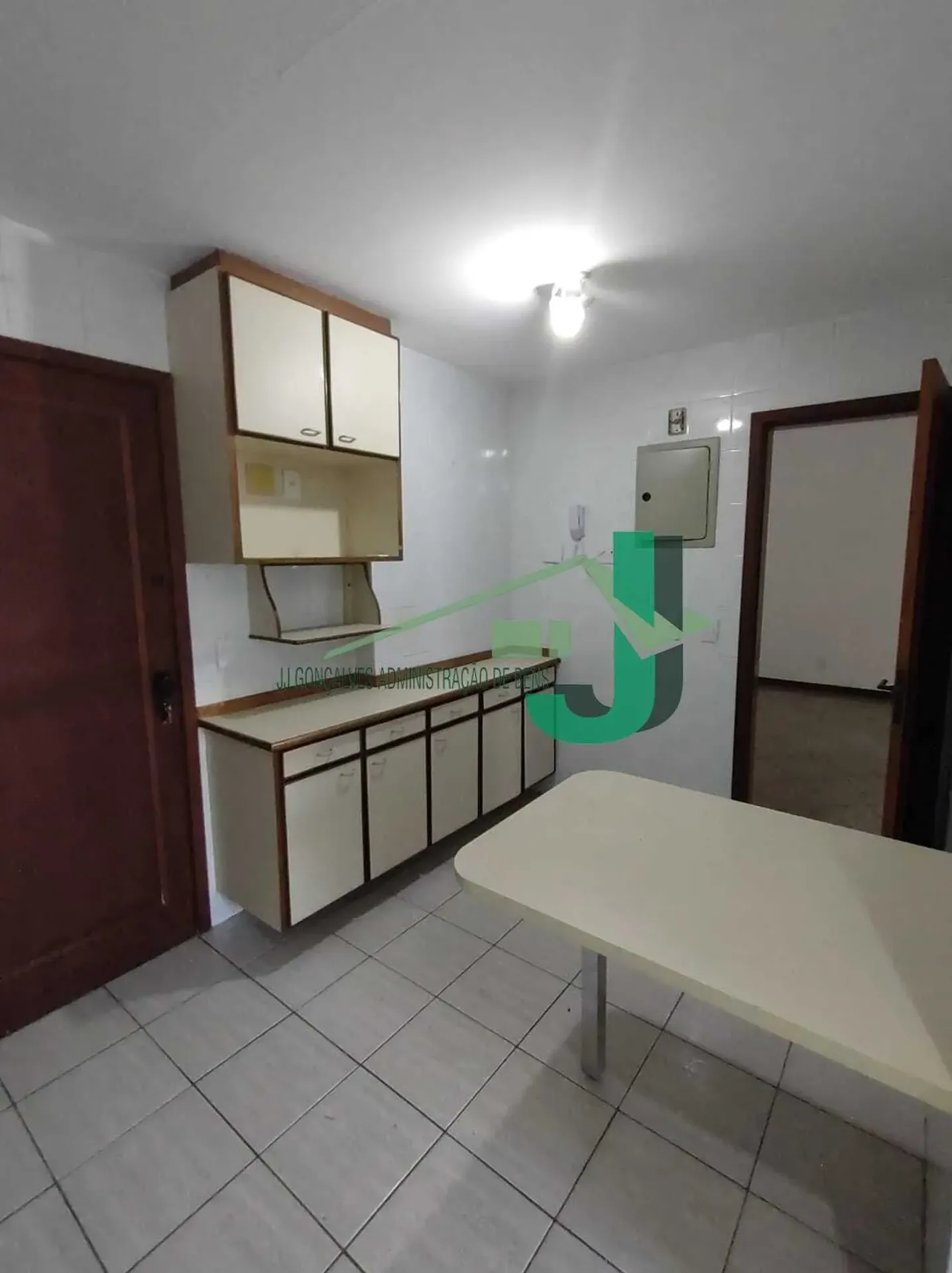 3-bedroom apartment with 3 parking spaces — photo 26