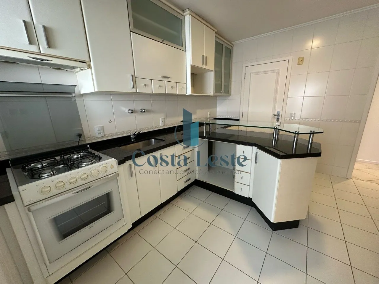 Apartment, 130 m², with a glass-enclosed balcony — photo 15